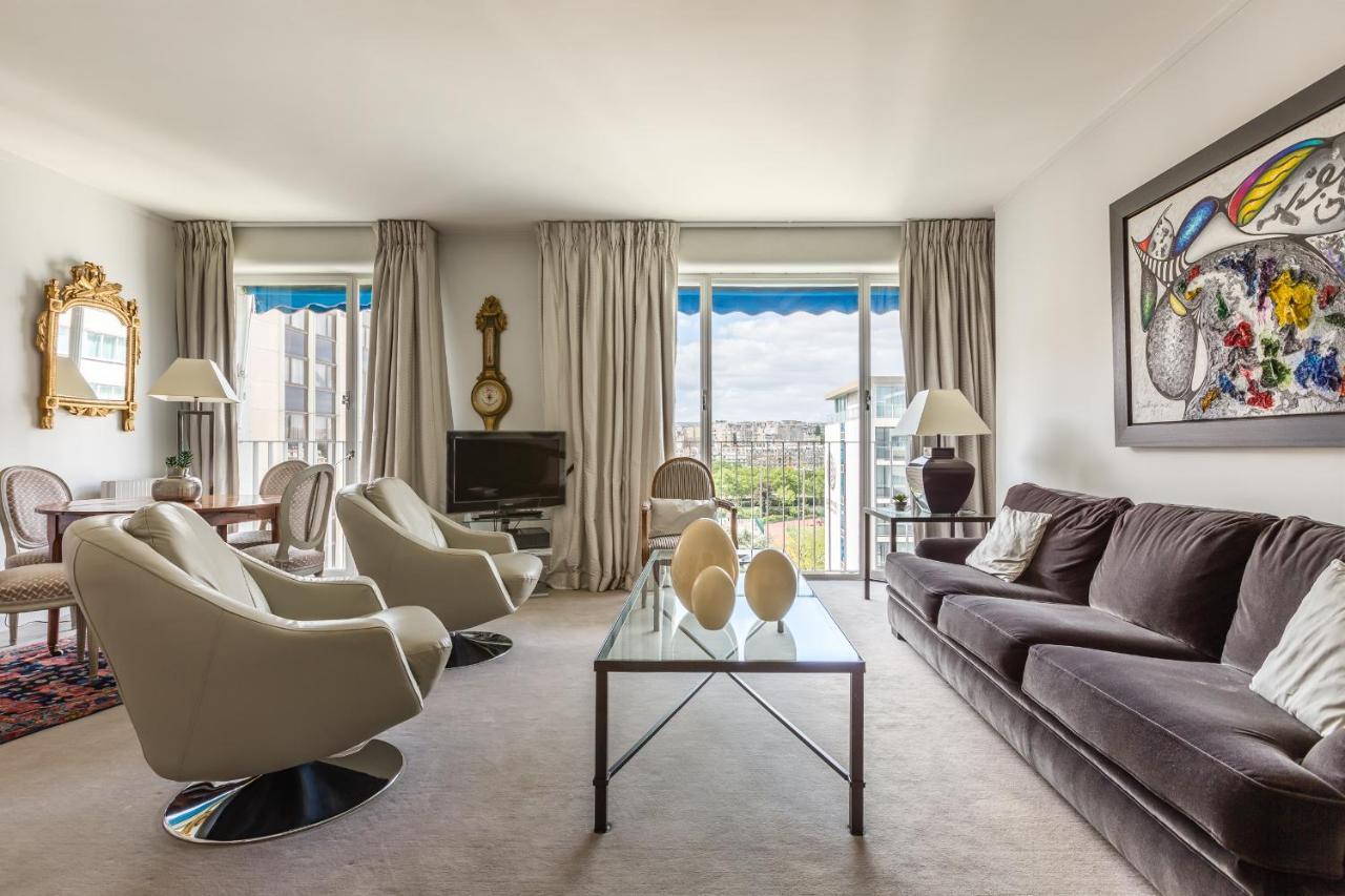 Veeve - Steps From The Eiffel Tower Apartment Paris Exterior foto